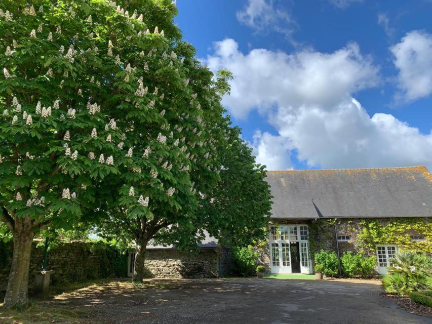 Manoir De La Begaudiere Mont-Dol Номер фото