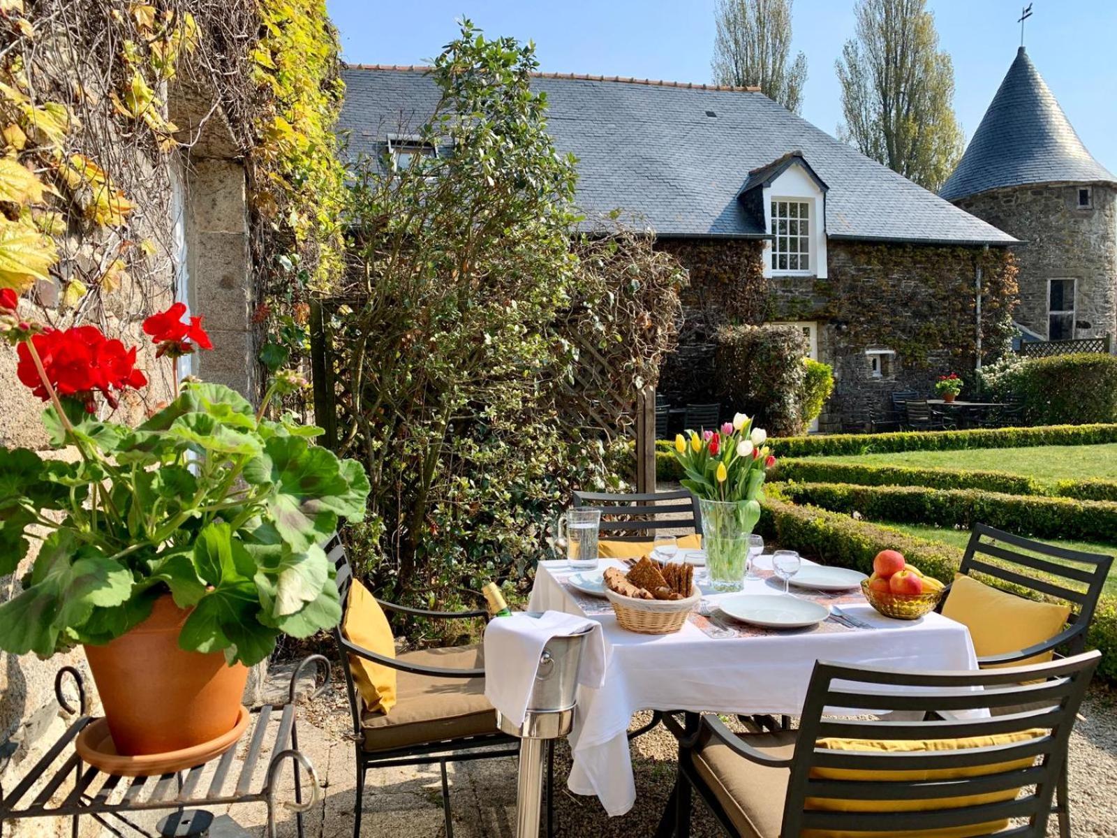 Manoir De La Begaudiere Mont-Dol Номер фото